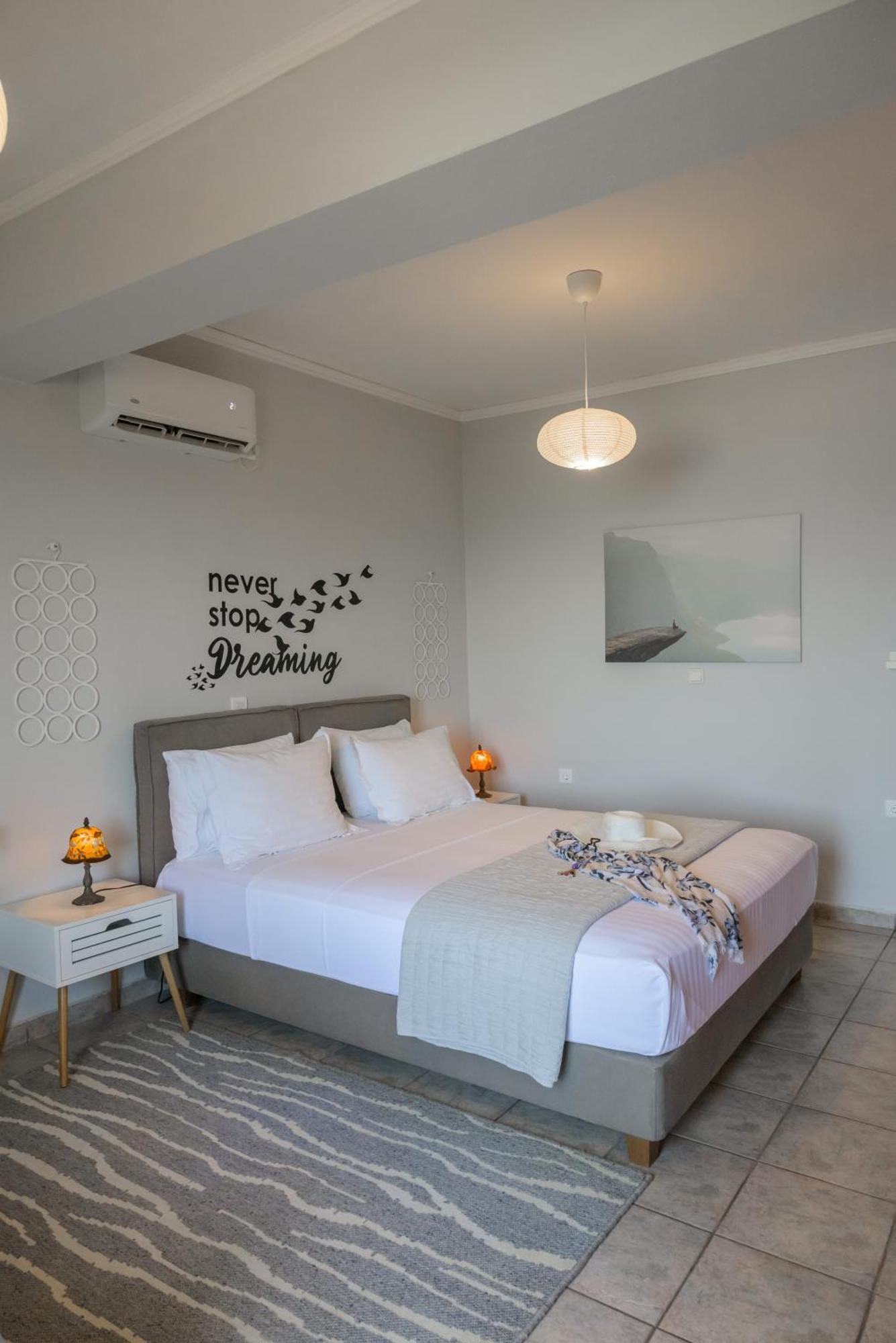 Harris Elegant House Superb View Near Airport Apartment Artemida  Luaran gambar